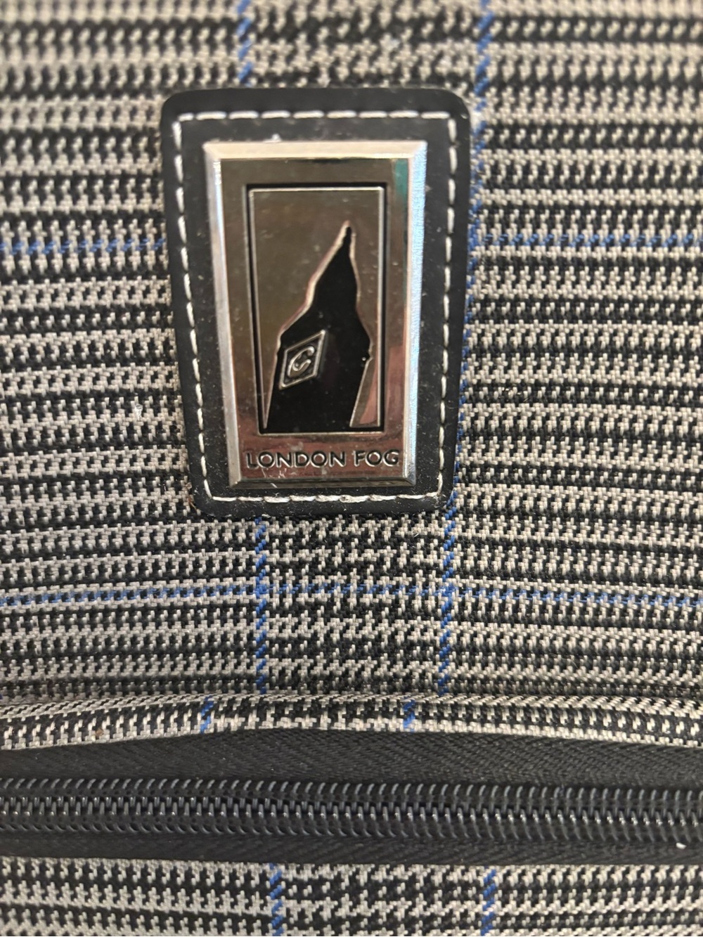 London Fog 15” Under The Seat Bag Cambridge II Collection Black Plaid - Picture 2 of 11